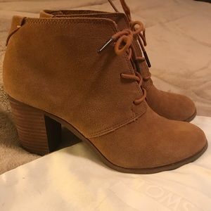 Toms Lunata Lace up Booties!!